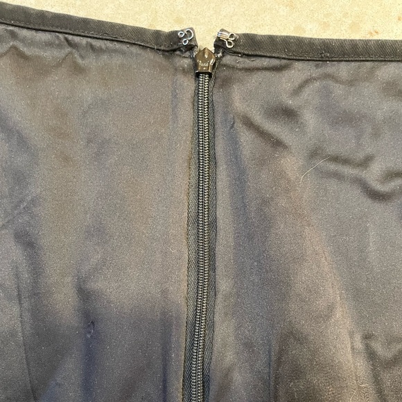 Boden black A-line skirt with embroidery, size 10L - Picture 7 of 8